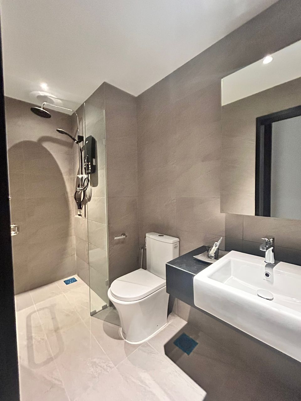 High-End Finishings - Q Suites Interior Perspective